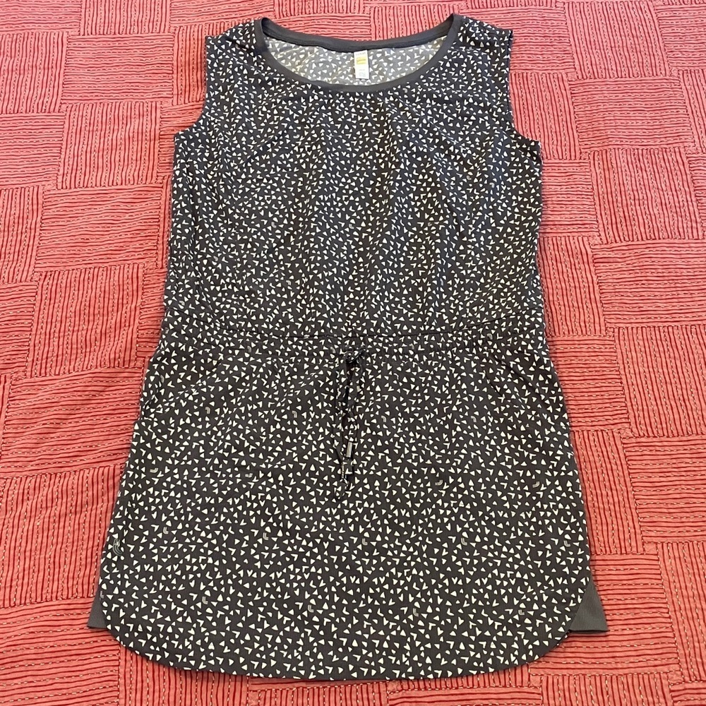 Lolé Gray and White lightweight Patterned sleeveless dress with pockets